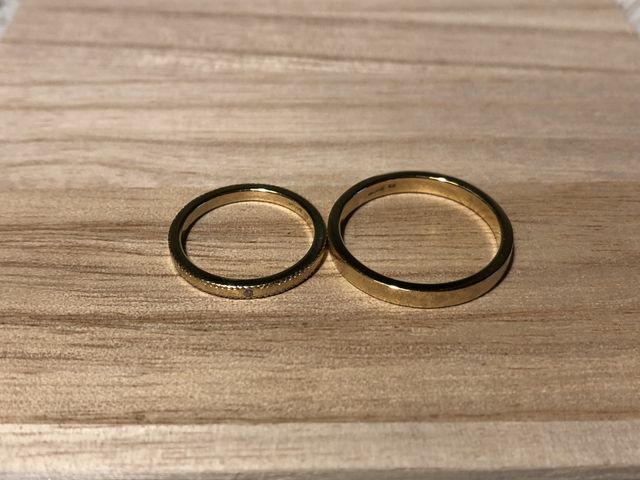 左レディース:ミルグレインフラット
右メンズ:ロシェフラット