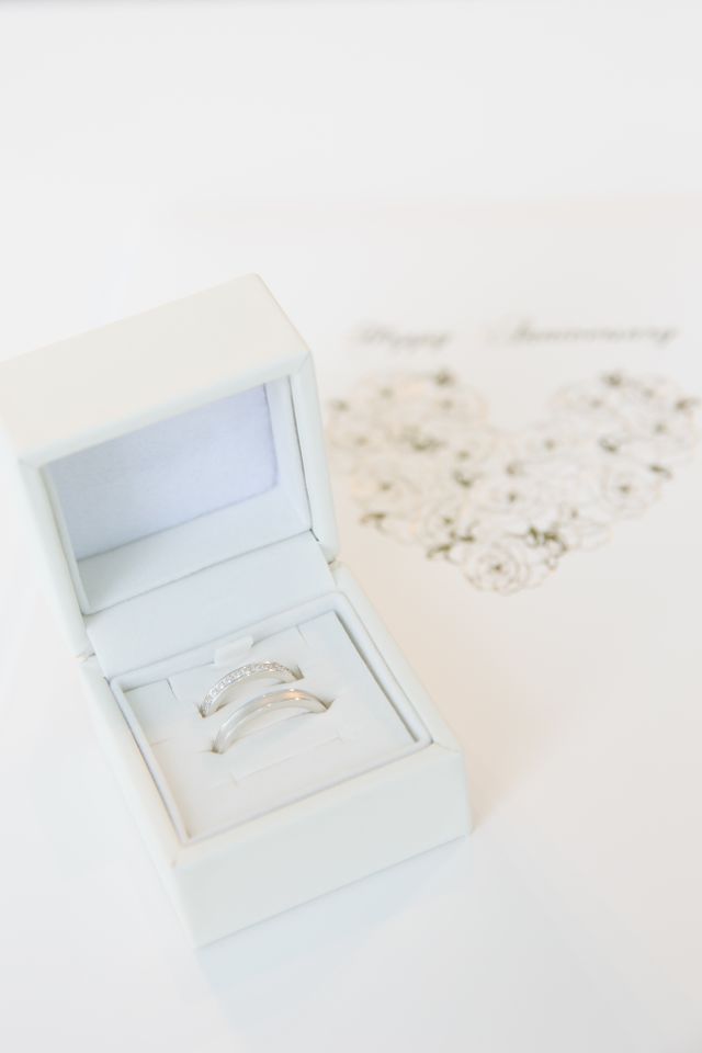 リングピローはケースそのまま。ロゴは白いフェルトを貼りました