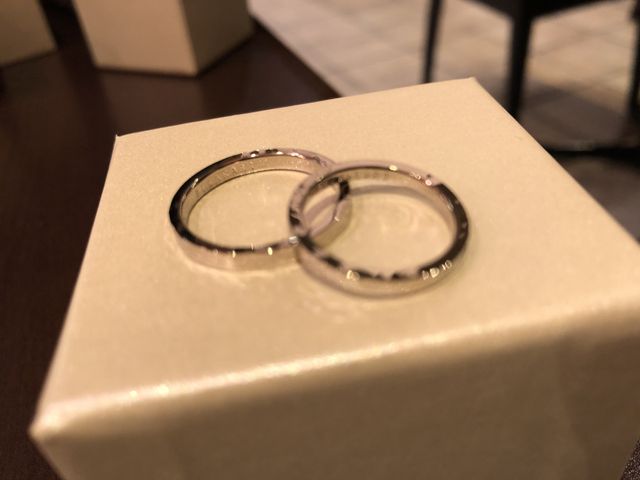 自分たちで手作りした指輪です。