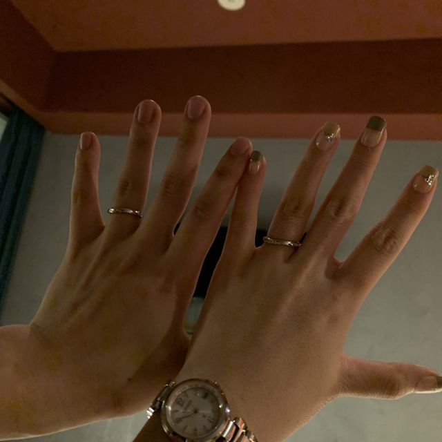 山型のデザインなので指が長く見えます。
