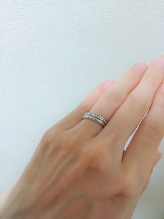 2mm幅の結婚指輪と重ね付け