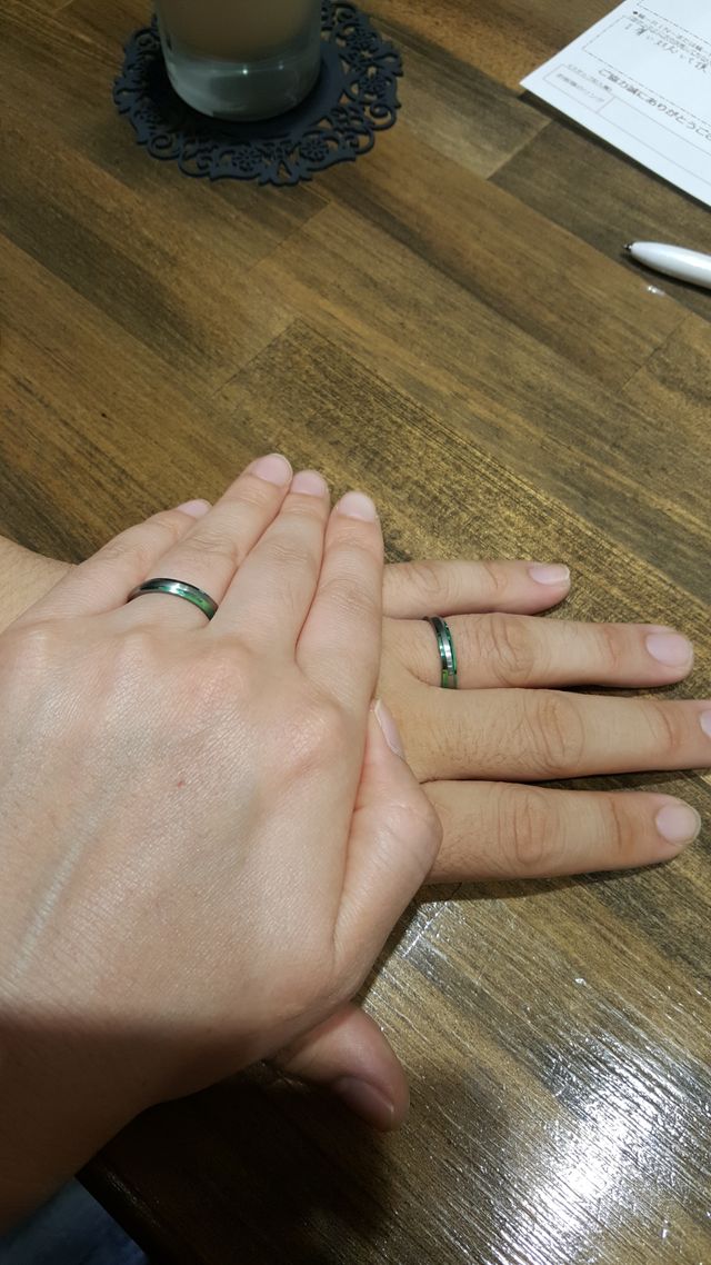 アレルギーフリーの指輪にしました。自然な感じで輝いています。