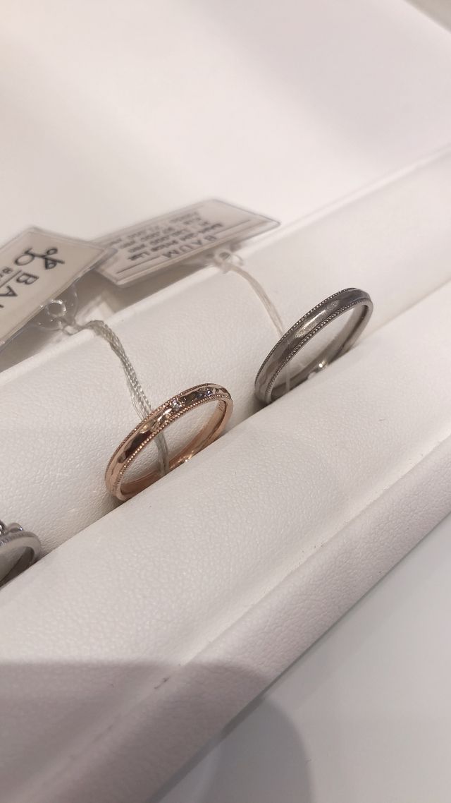 毎日つけていても
支障はないほど
細くて可愛いです