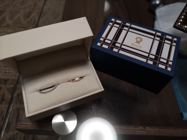 程よい光沢感で肌に馴染みます。シンプルすぎない。
