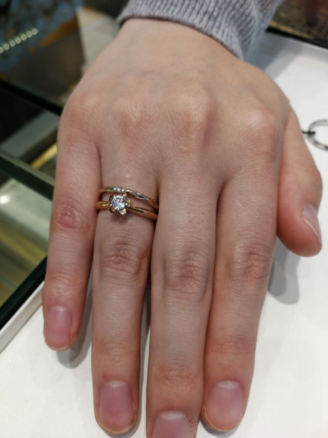 婚姻指輪と結婚指輪の重ね付け