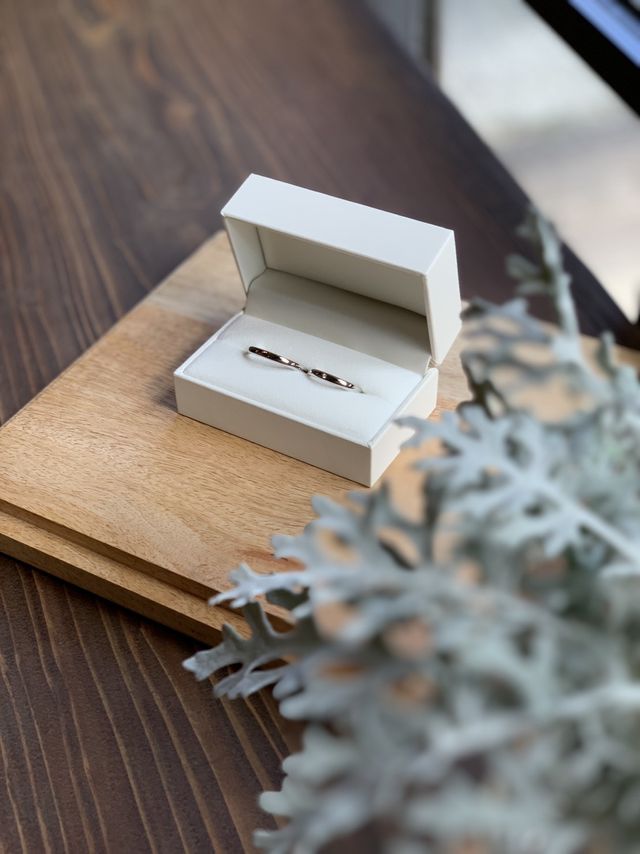 女性のものにだけダイヤが。