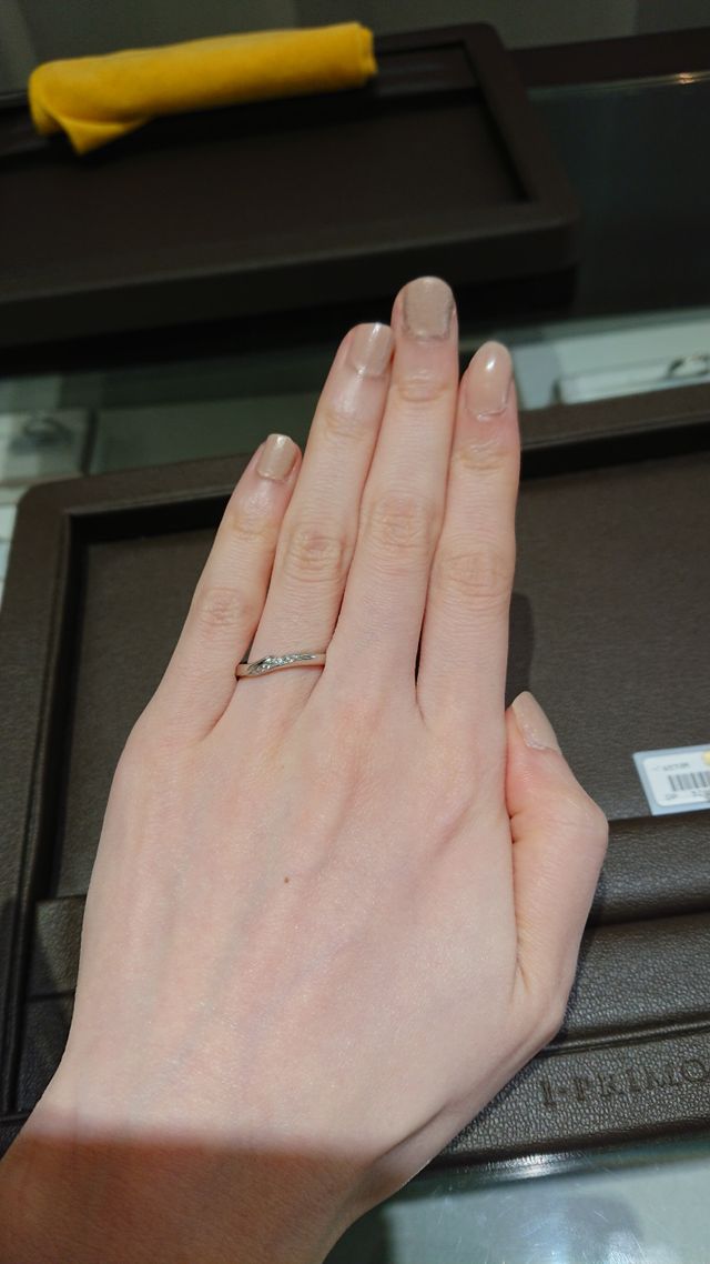 星時計をイメージしているマリッジリングだそうです