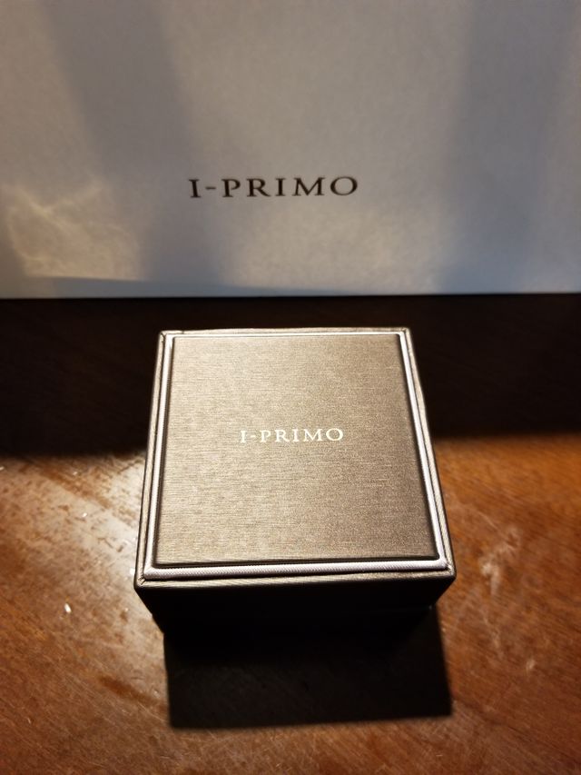 可愛い茶色のボックスです。