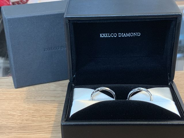 購入後に自宅で撮影しました。高級感のあるボックスも素敵です。