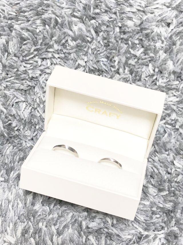 鏡面とヘアラインを組み合わせたデザインにしてもらいました。