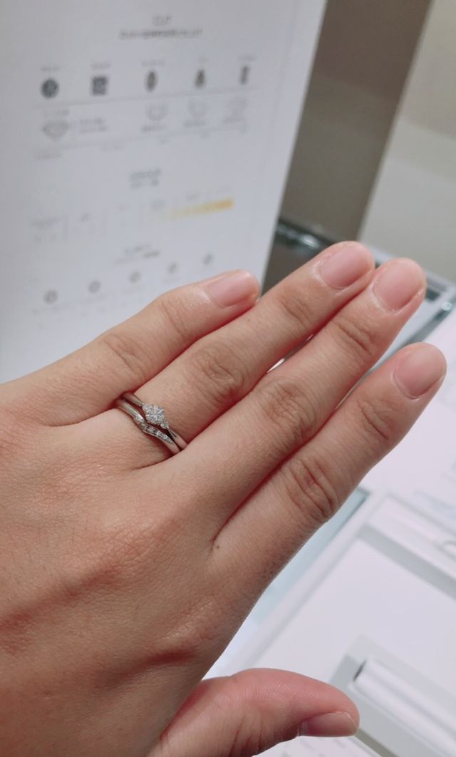 結婚指輪はカフェリング
婚約指輪はロイヤルアッシャー