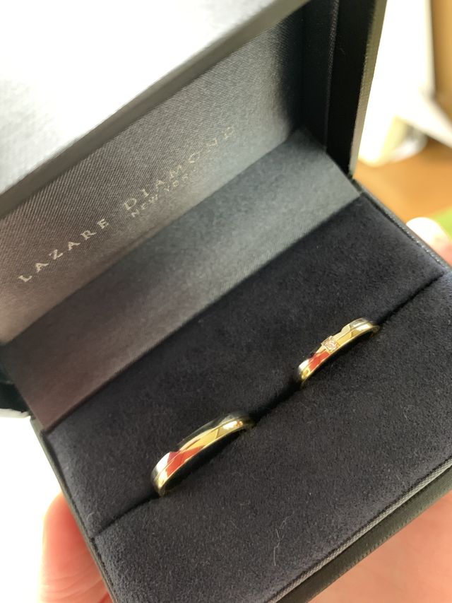 プラチナとゴールドのコンビで女性用のみ一粒ダイヤあり