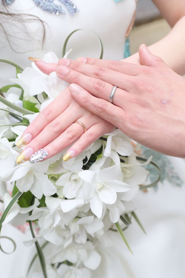 結婚式時に装着している写真です
