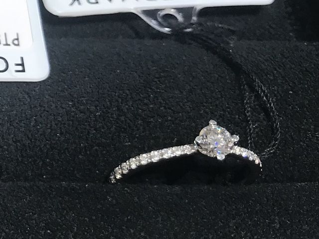 華奢なリングです。