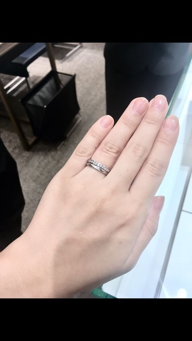 婚約指輪との重ね付け（下が結婚指輪です）