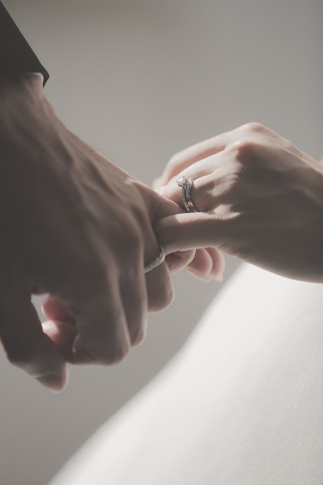 婚約指輪と結婚指輪を同じシリーズにしました指なじみが良いです