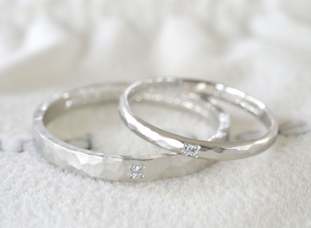 お店の方が指輪の記念撮影して下さいました。