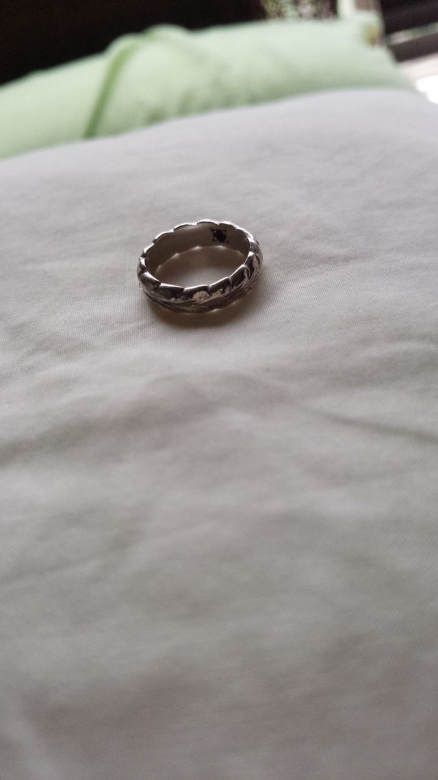 １周マイレのデザインのハワイアンジュエリーです。