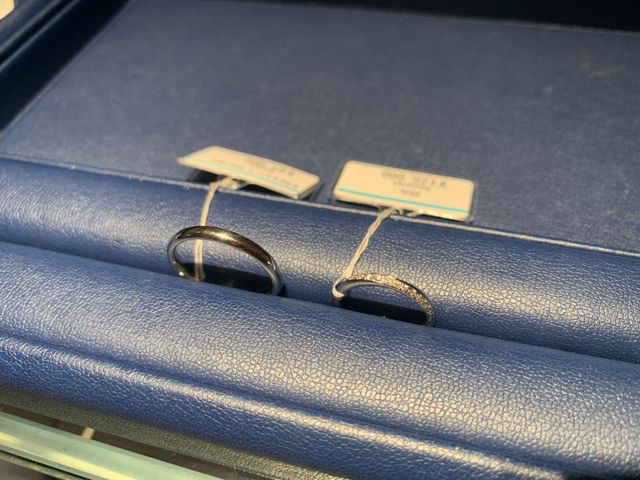 左：Anolyu 2.5
右：Bouquet