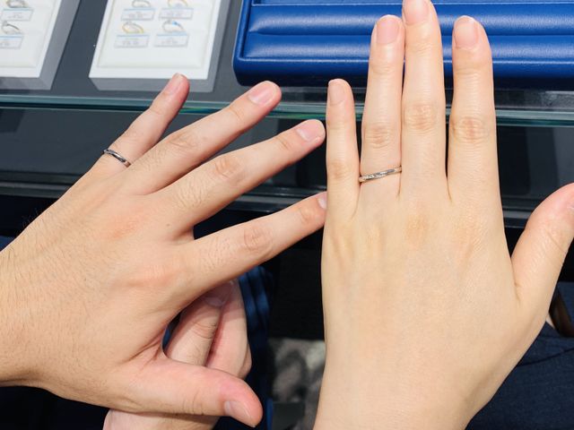 購入の際にお店で撮りました。とても気にいる指輪を買えました！