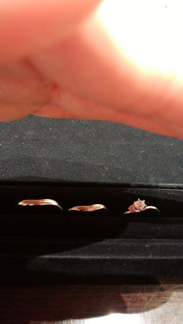 右二つが女性用のセットリング