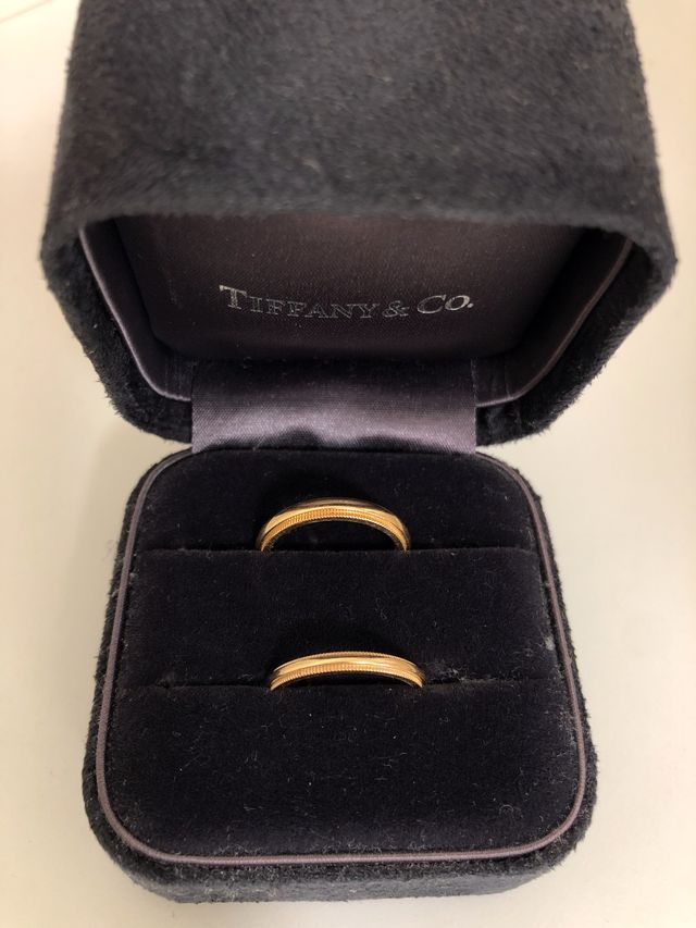 ゴールドとピンクゴールドでとても上品です。