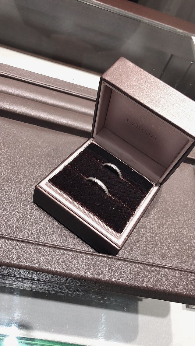 ケースに入った状態の指輪