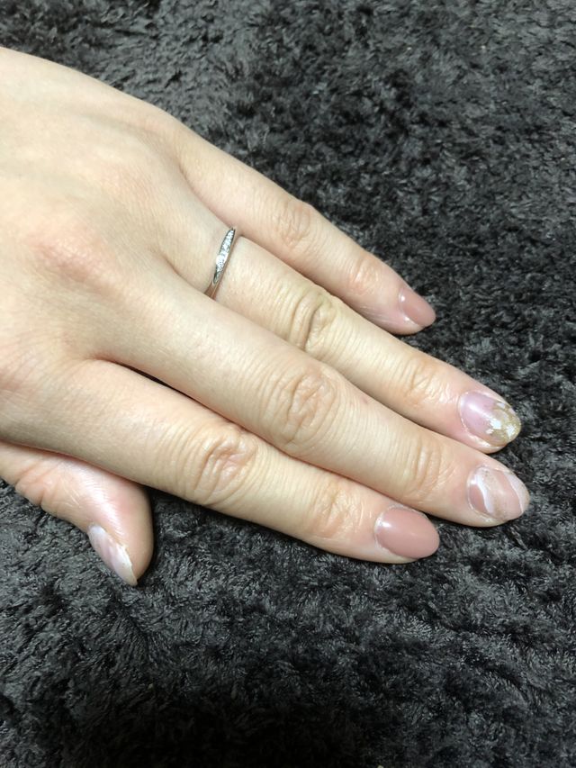 プラチナで石がついています。