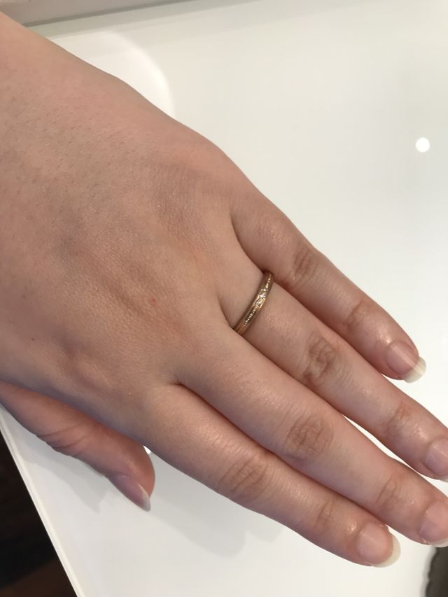 綺麗なピンクゴールドで、温かみがあります。