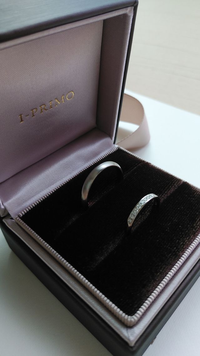 それぞれ好きな指輪を選びました。