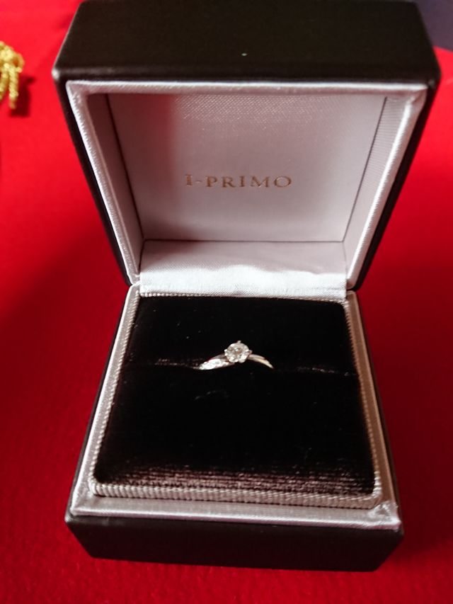 とても綺麗なラインの指輪です。