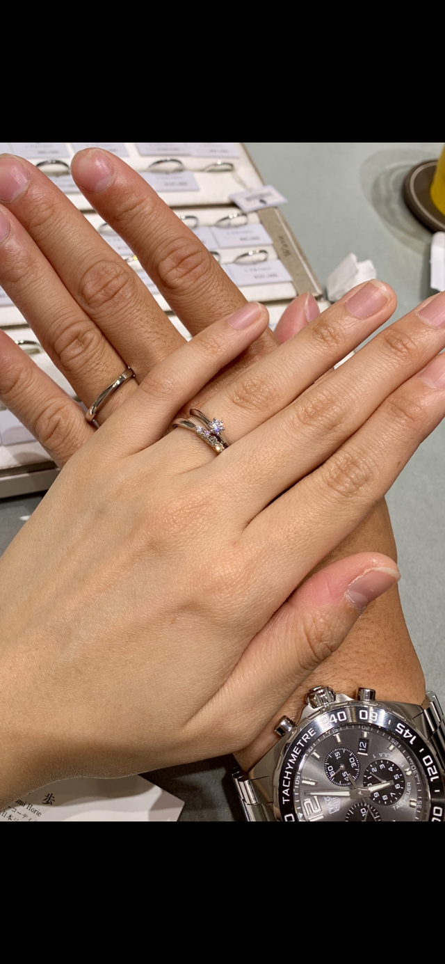 大粒のダイヤが目立ちキラッキラのデザイン