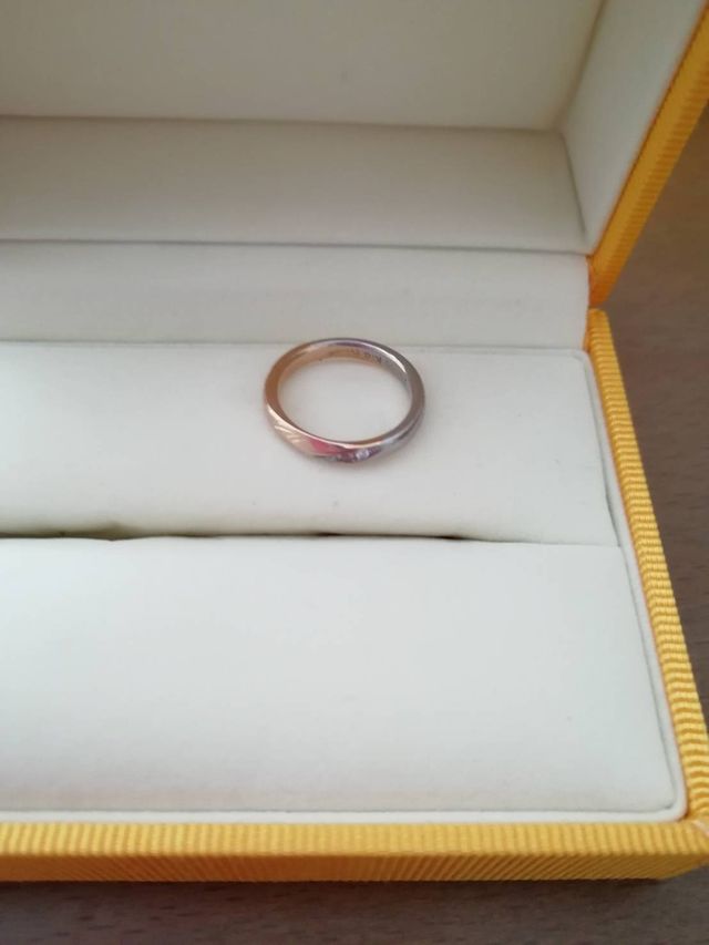 新婦の結婚指輪です。
