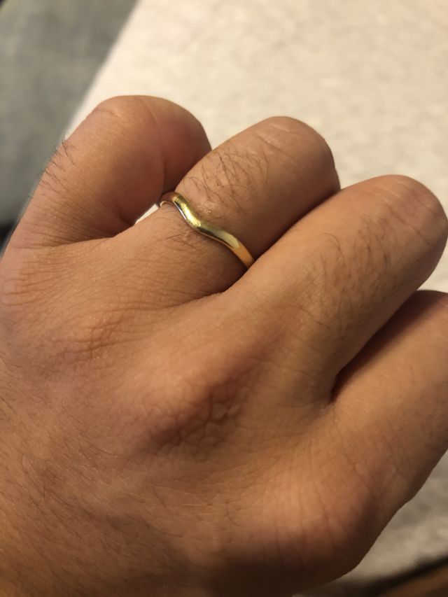 ゴールドにしました。