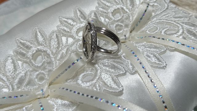 とても綺麗な特製リングピローも付いてきました♪