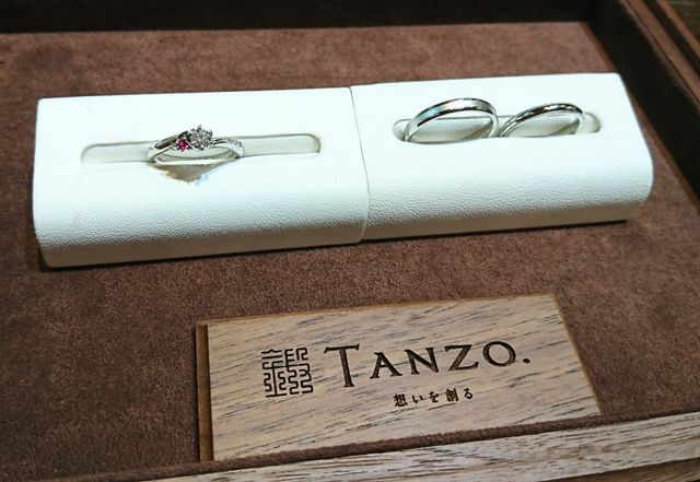 婚約指輪、結婚指輪