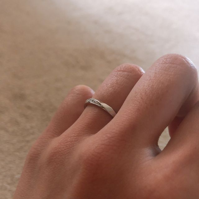 指にはめても角があたらずとてもフィットした感じが好きです