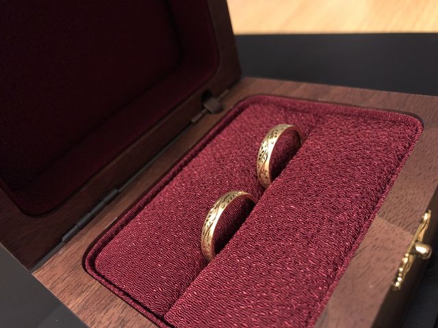 箱から開けたばかりの様子です。とてもきれいに輝いていました。