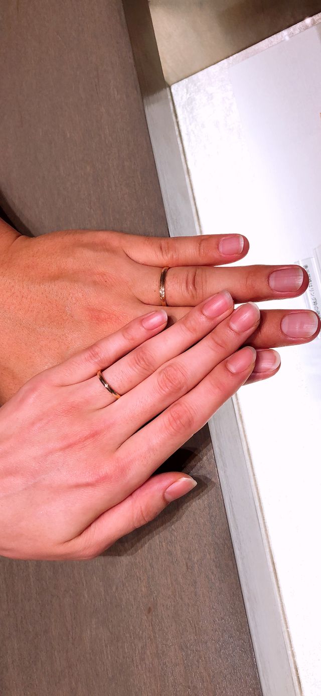 店員の方が親切にとって下さいました。
ヴァルナK18YG