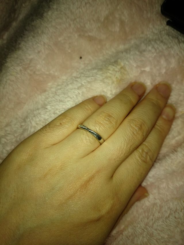 指に馴染むデザインです！