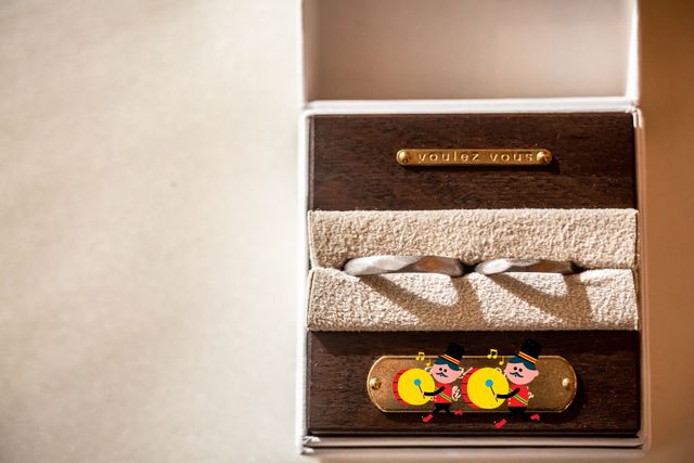 スタンプで隠した部分には記念日と名前を入れてくださってます