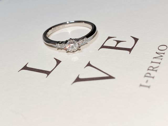 シンプルなデザインですが華やかさがあります。