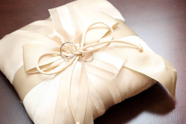 女性用のリングは、ピンクダイヤを入れてもらいました。