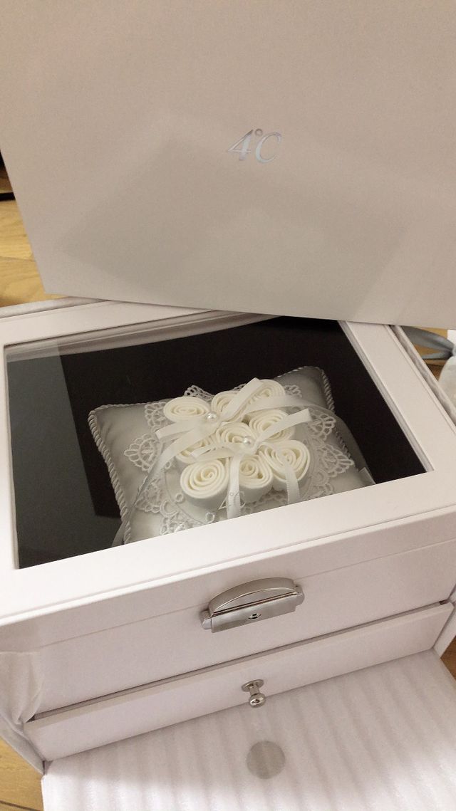 婚約指輪を購入した時にこちらの引換券を頂きました！