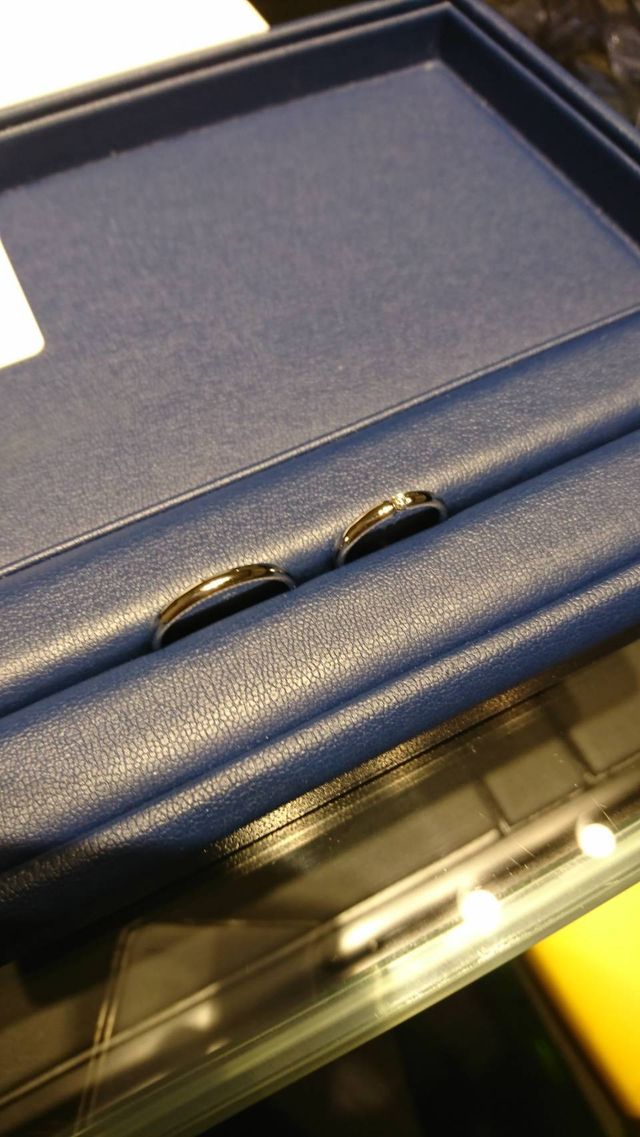 落ち着いていて永く身につけられる素敵な指輪。