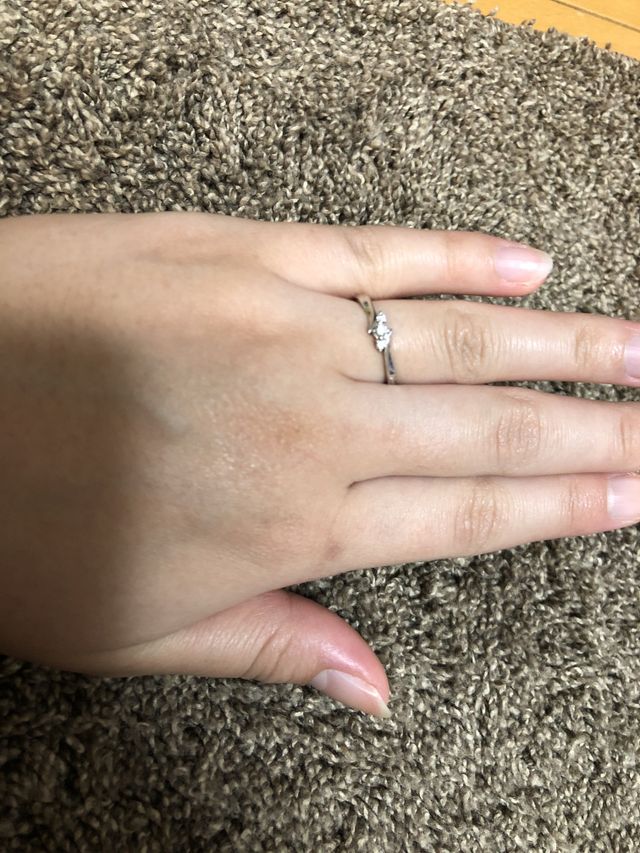 シンプルで、誰にでも合う指輪です。