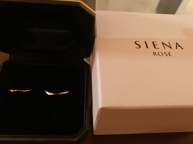 華奢でオシャレな指輪

