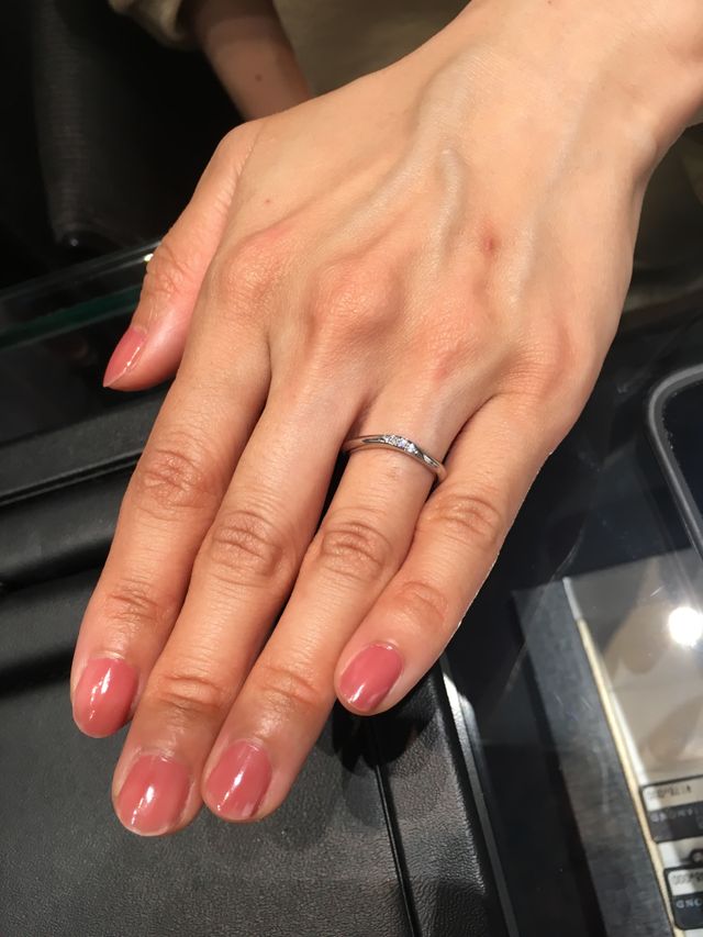 試着の時の写真ですので少しサイズが大きいです。