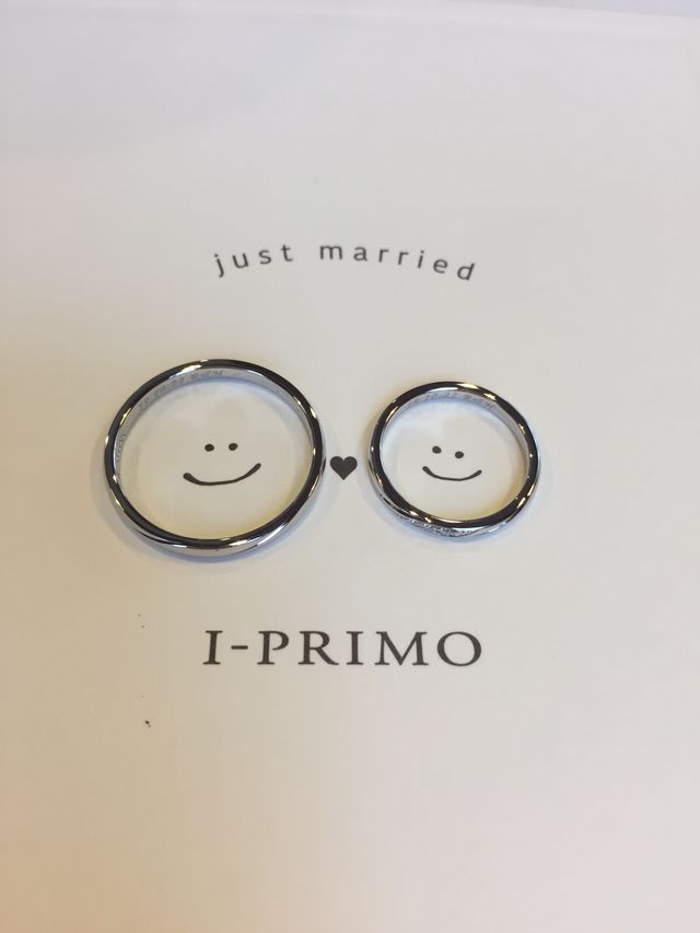 この指輪はダイヤモンドが3石入っていてとっても可愛いです。