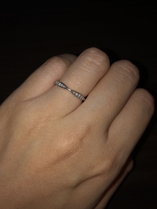 シャネルのカメリアというデザインです。